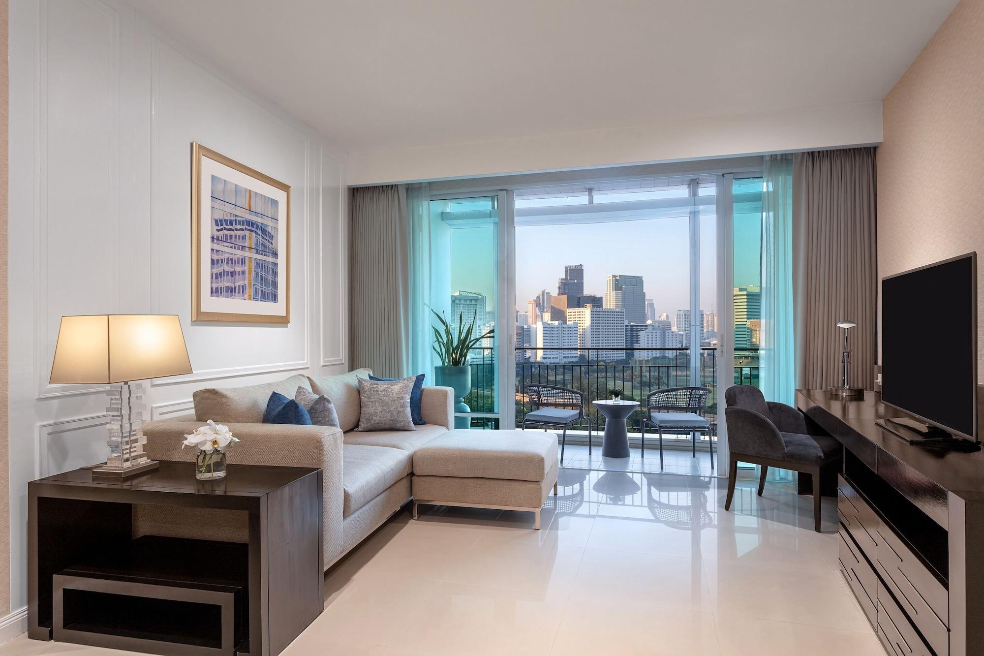 Dusit Suites Hotel Ratchadamri, Bangkok Buitenkant foto Living room