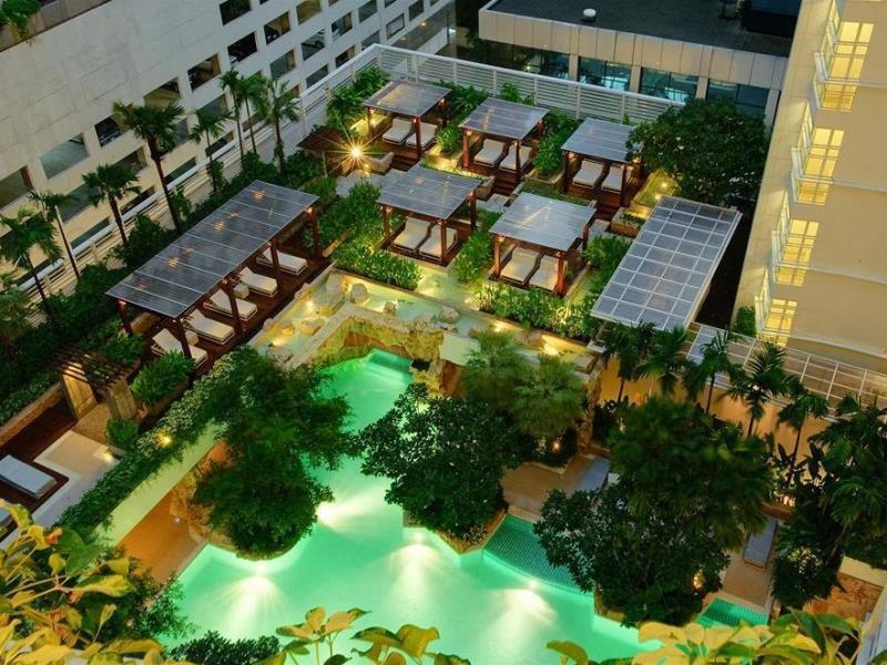 Dusit Suites Hotel Ratchadamri, Bangkok Faciliteiten foto The resort's interior courtyard