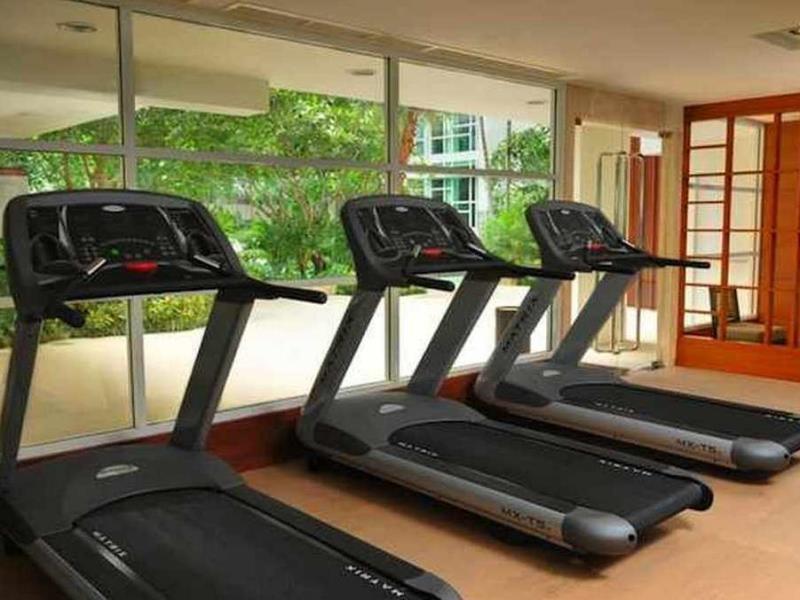 Dusit Suites Hotel Ratchadamri, Bangkok Faciliteiten foto Treadmills in a gym