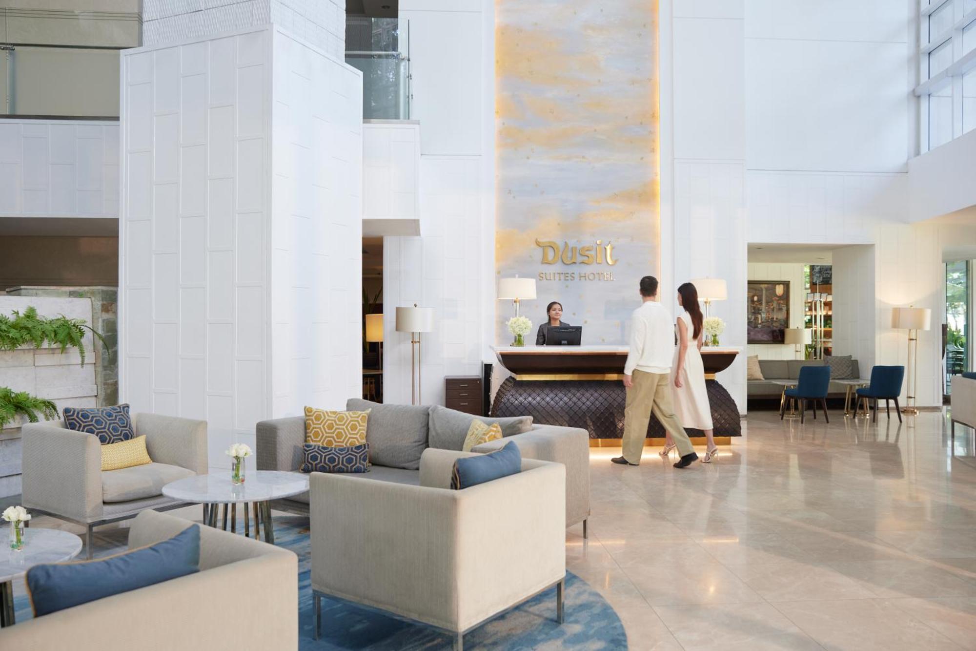 Dusit Suites Hotel Ratchadamri, Bangkok Buitenkant foto Lobby