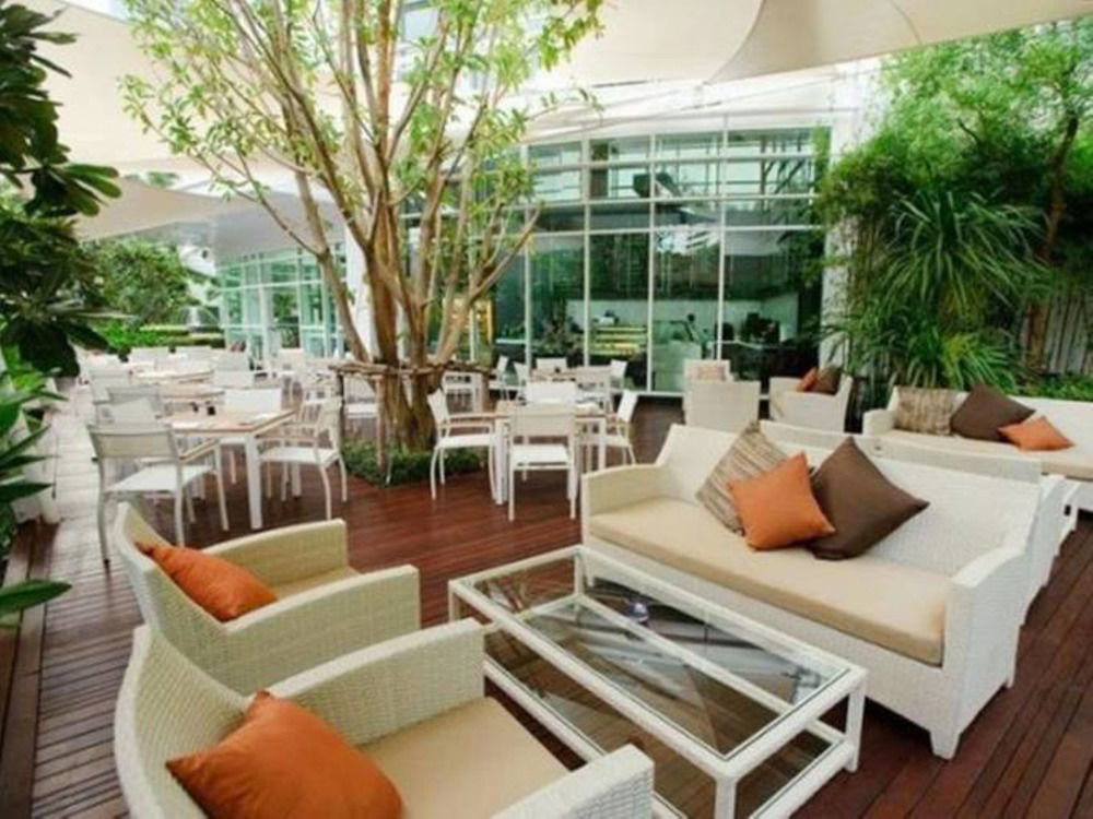 Dusit Suites Hotel Ratchadamri, Bangkok Buitenkant foto The interior of the hotel