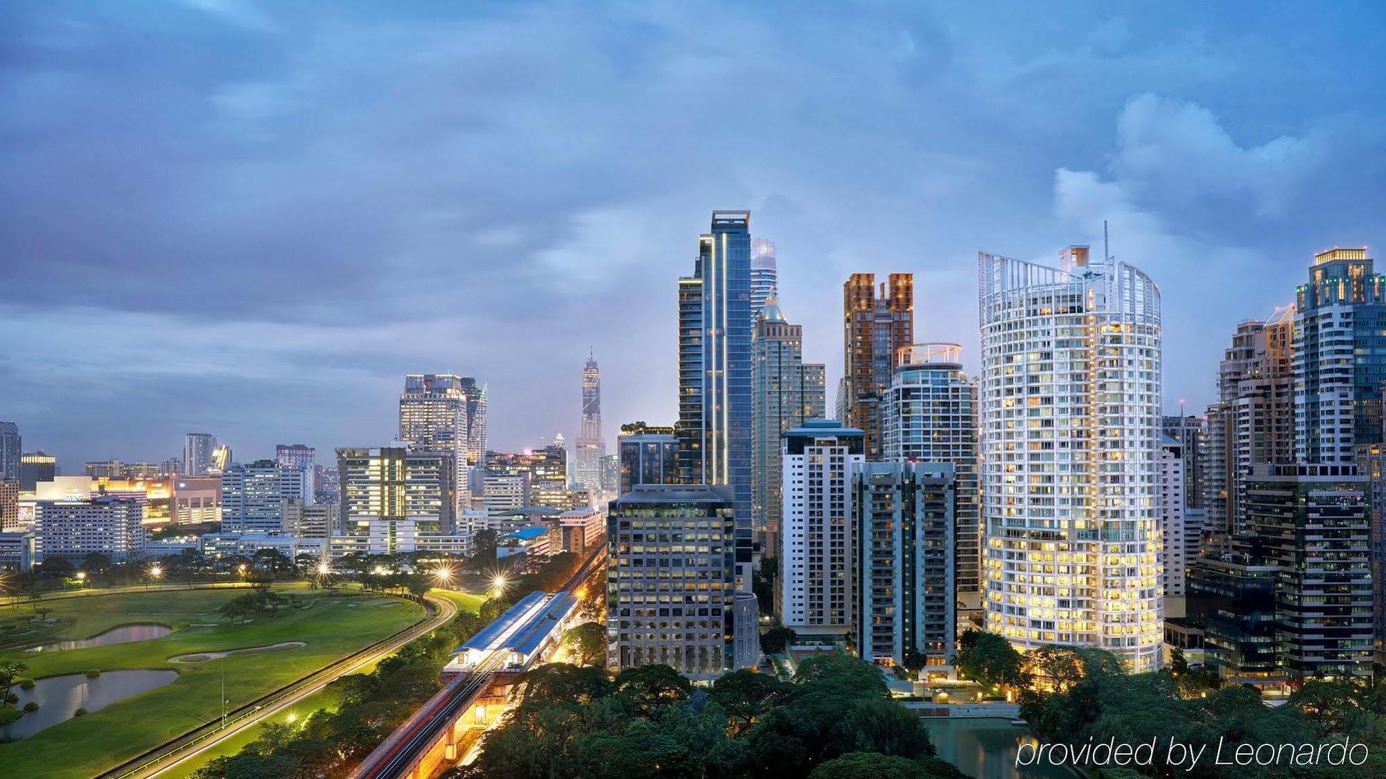 Dusit Suites Hotel Ratchadamri, Bangkok Buitenkant foto View of the city