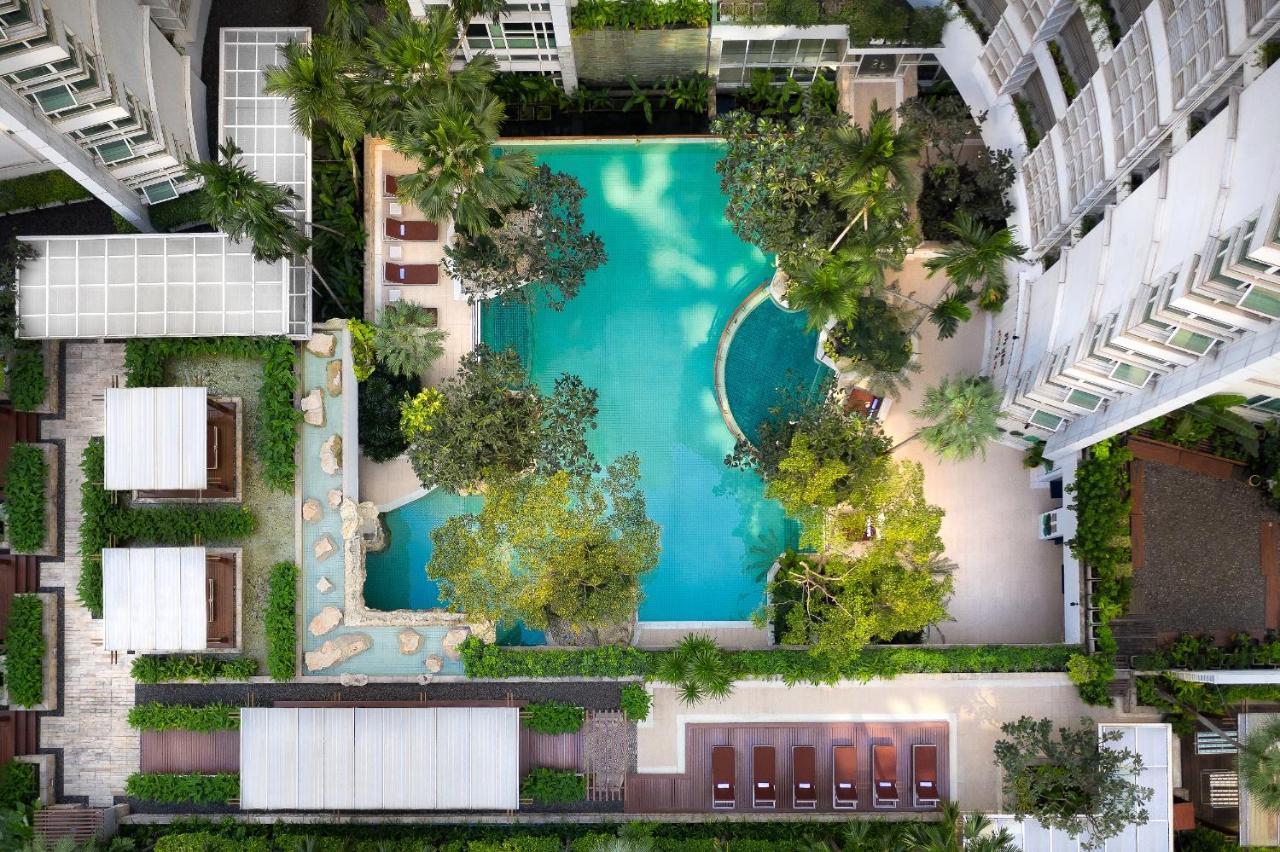 Dusit Suites Hotel Ratchadamri, Bangkok Buitenkant foto Aerial view of the pool at The Park, Bangkok